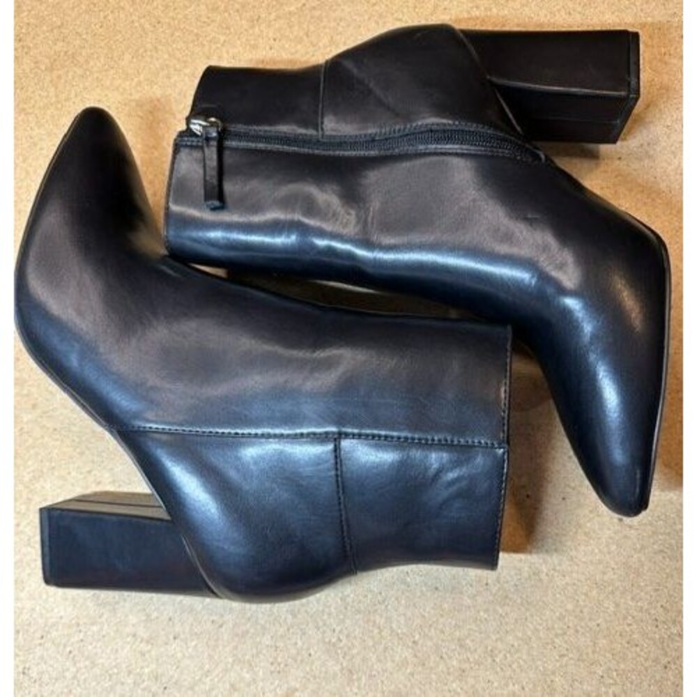 NWOB Madden Girl Finlee Black Pointed Toe Block Heel Ankle Boots Womens 10